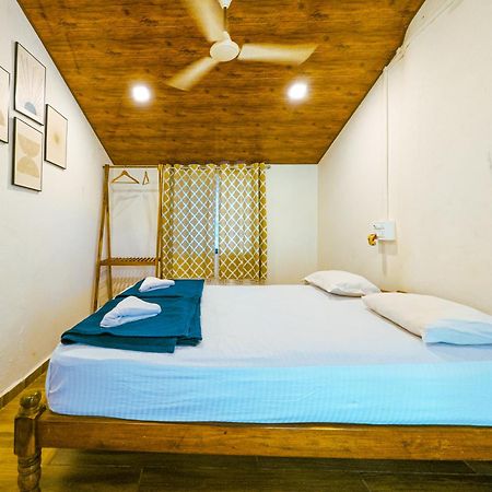 Sunset Cafe Beach Stay Гокарна Екстериор снимка