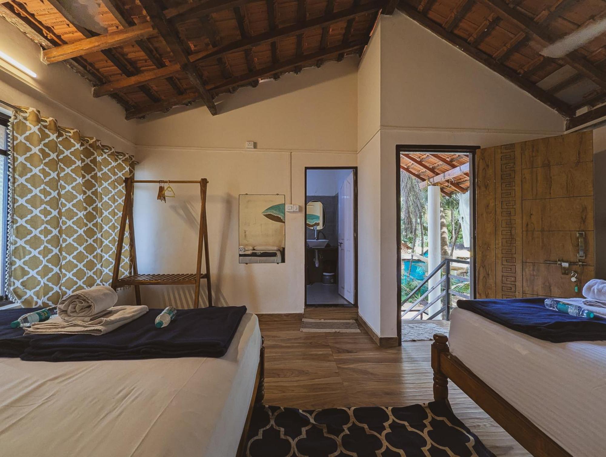 Sunset Cafe Beach Stay Гокарна Екстериор снимка
