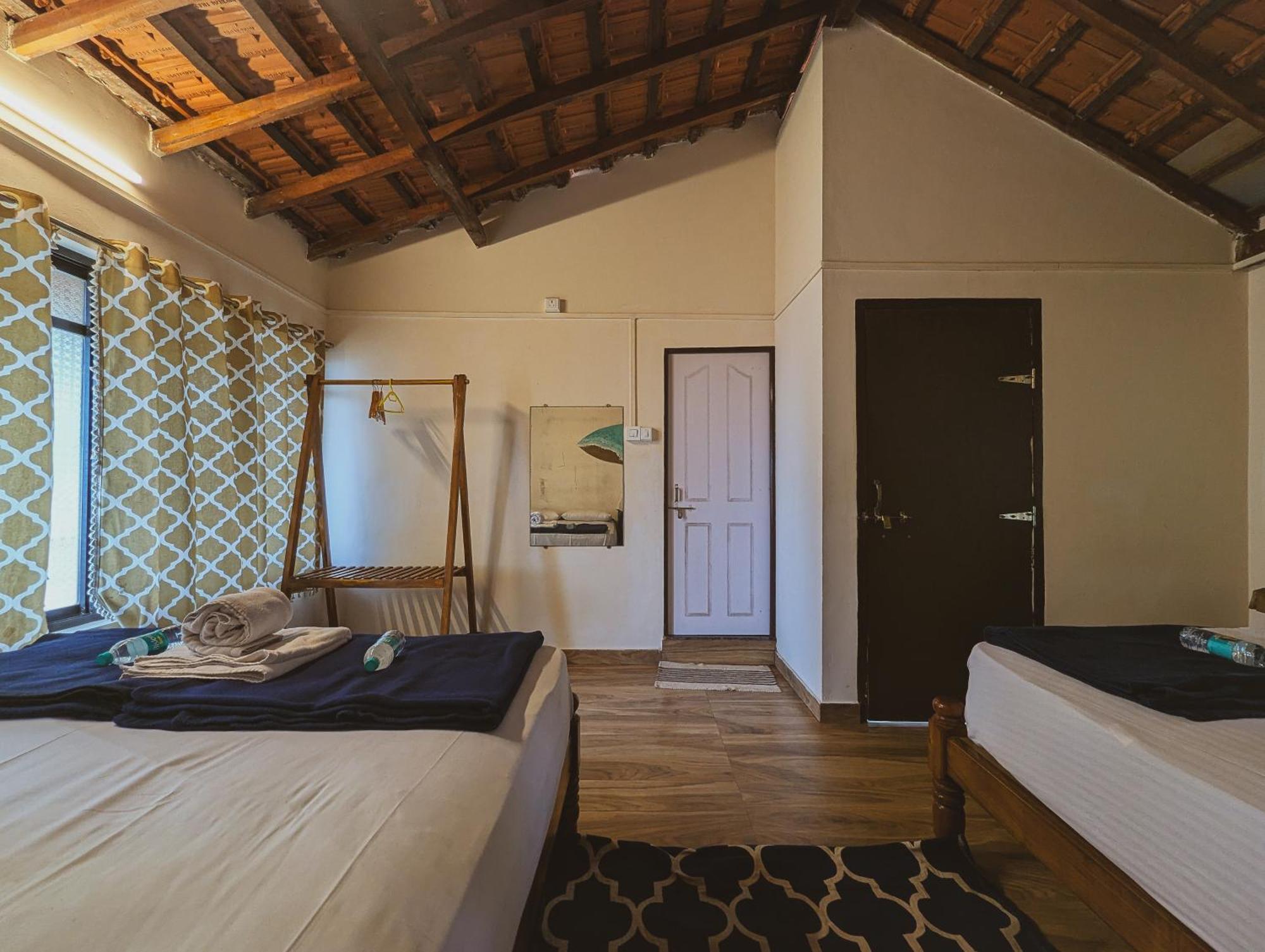 Sunset Cafe Beach Stay Гокарна Екстериор снимка