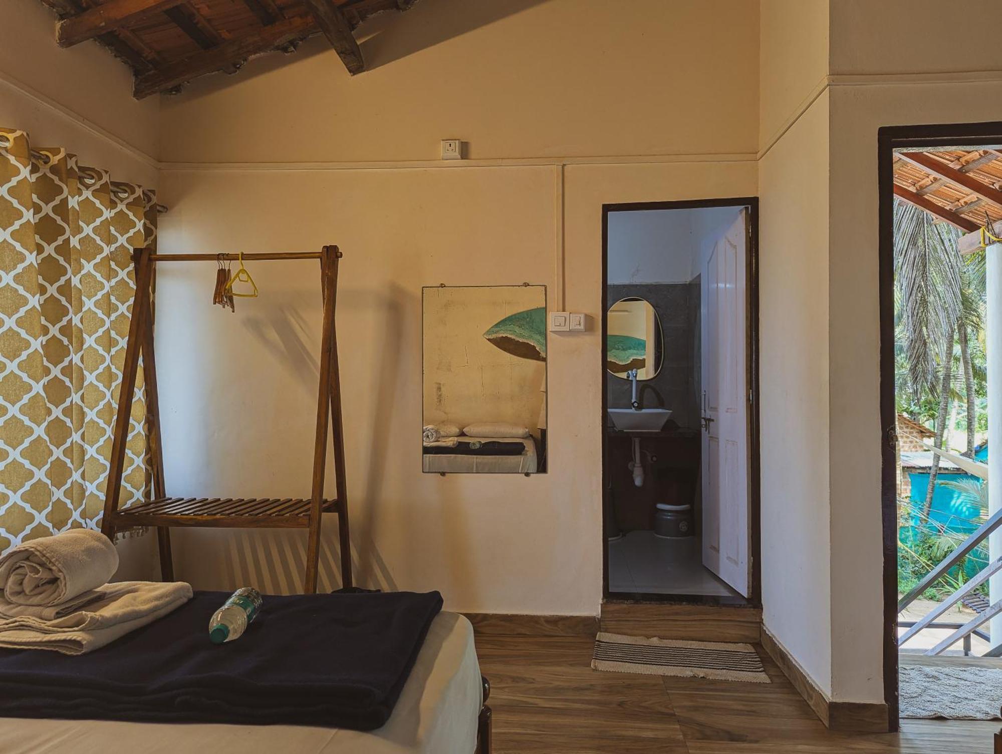 Sunset Cafe Beach Stay Гокарна Екстериор снимка