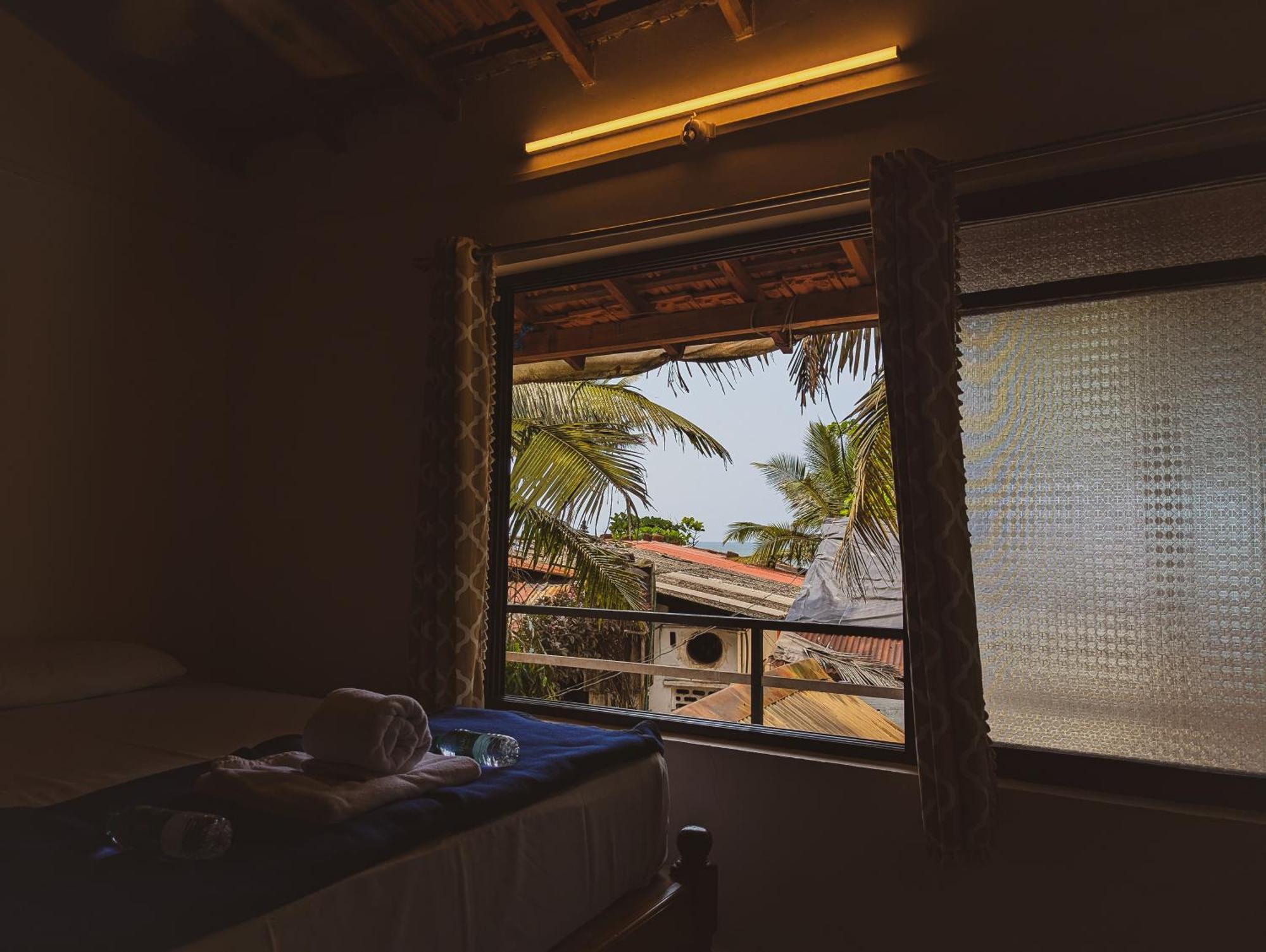 Sunset Cafe Beach Stay Гокарна Екстериор снимка