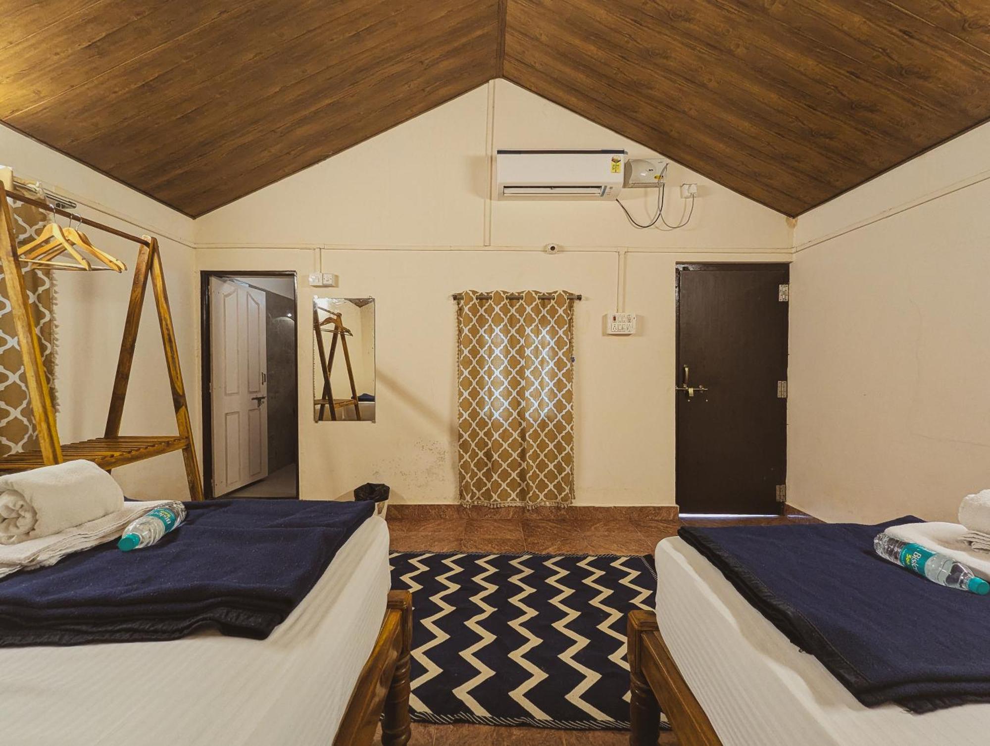 Sunset Cafe Beach Stay Гокарна Екстериор снимка
