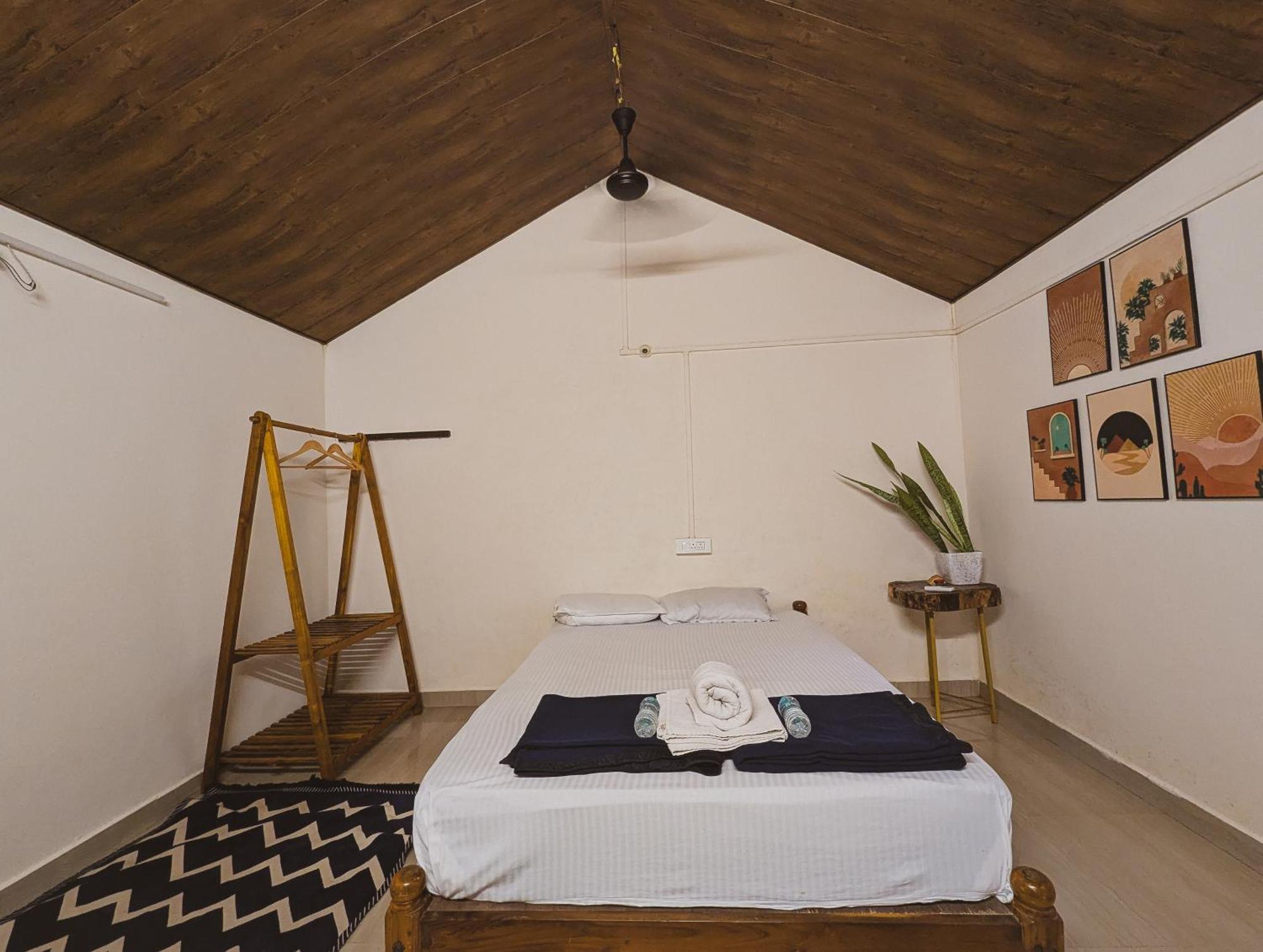 Sunset Cafe Beach Stay Гокарна Екстериор снимка