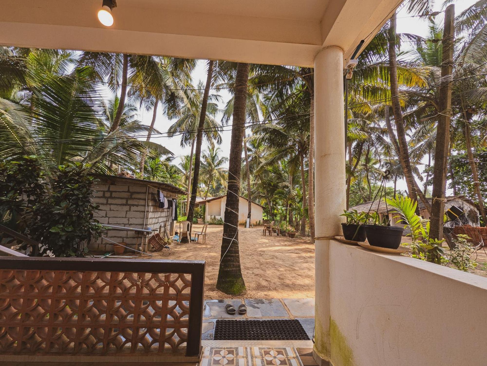 Sunset Cafe Beach Stay Гокарна Екстериор снимка