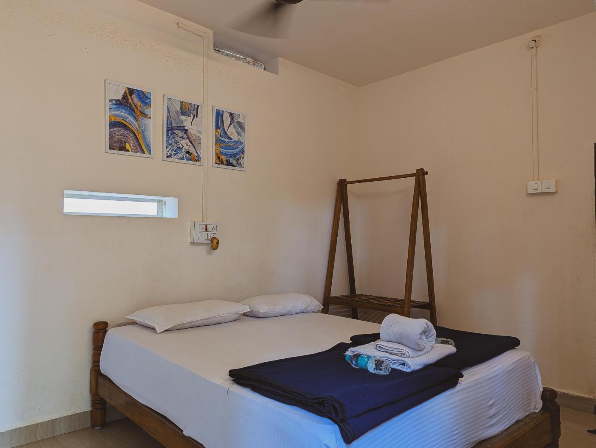 Sunset Cafe Beach Stay Гокарна Екстериор снимка