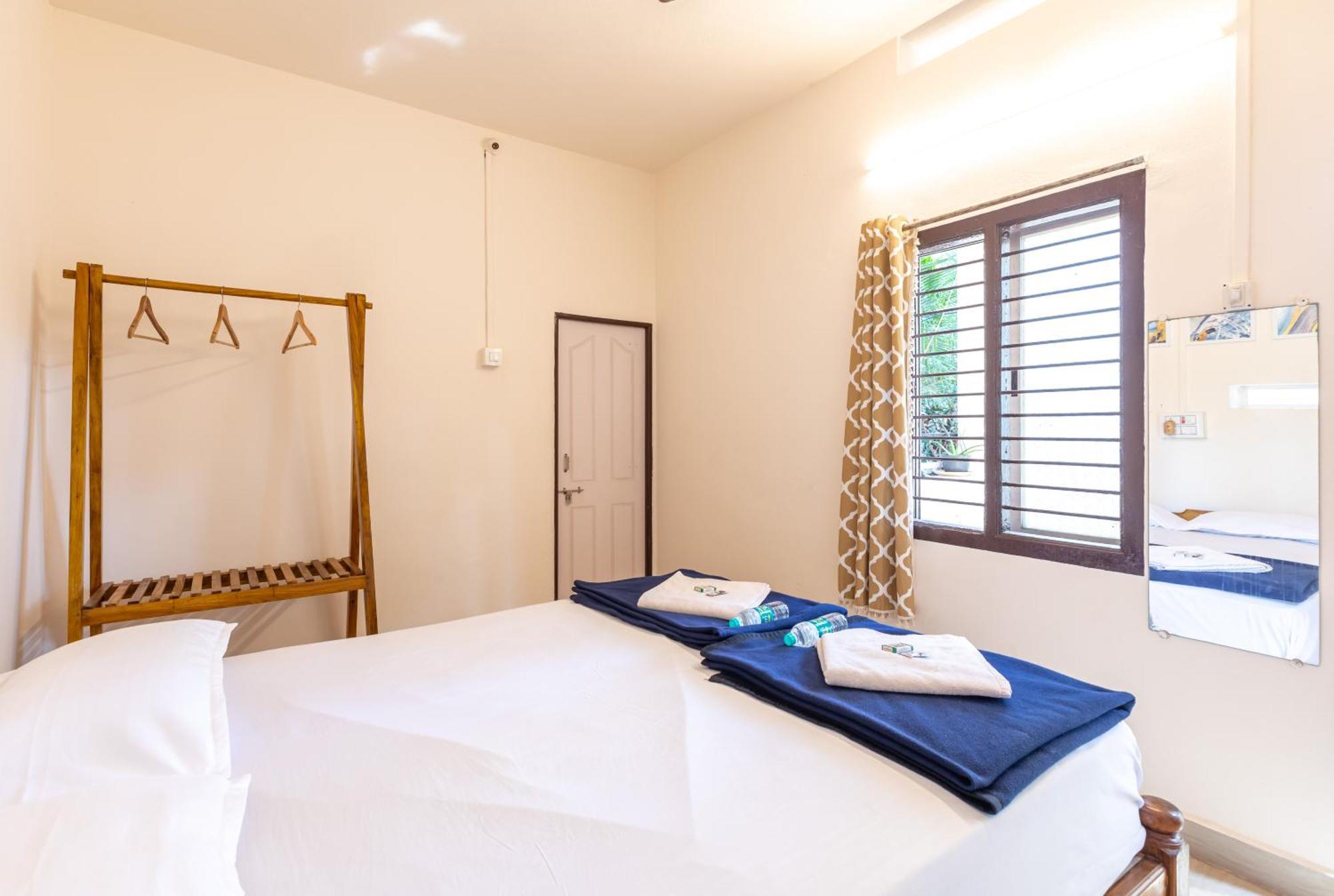 Sunset Cafe Beach Stay Гокарна Екстериор снимка