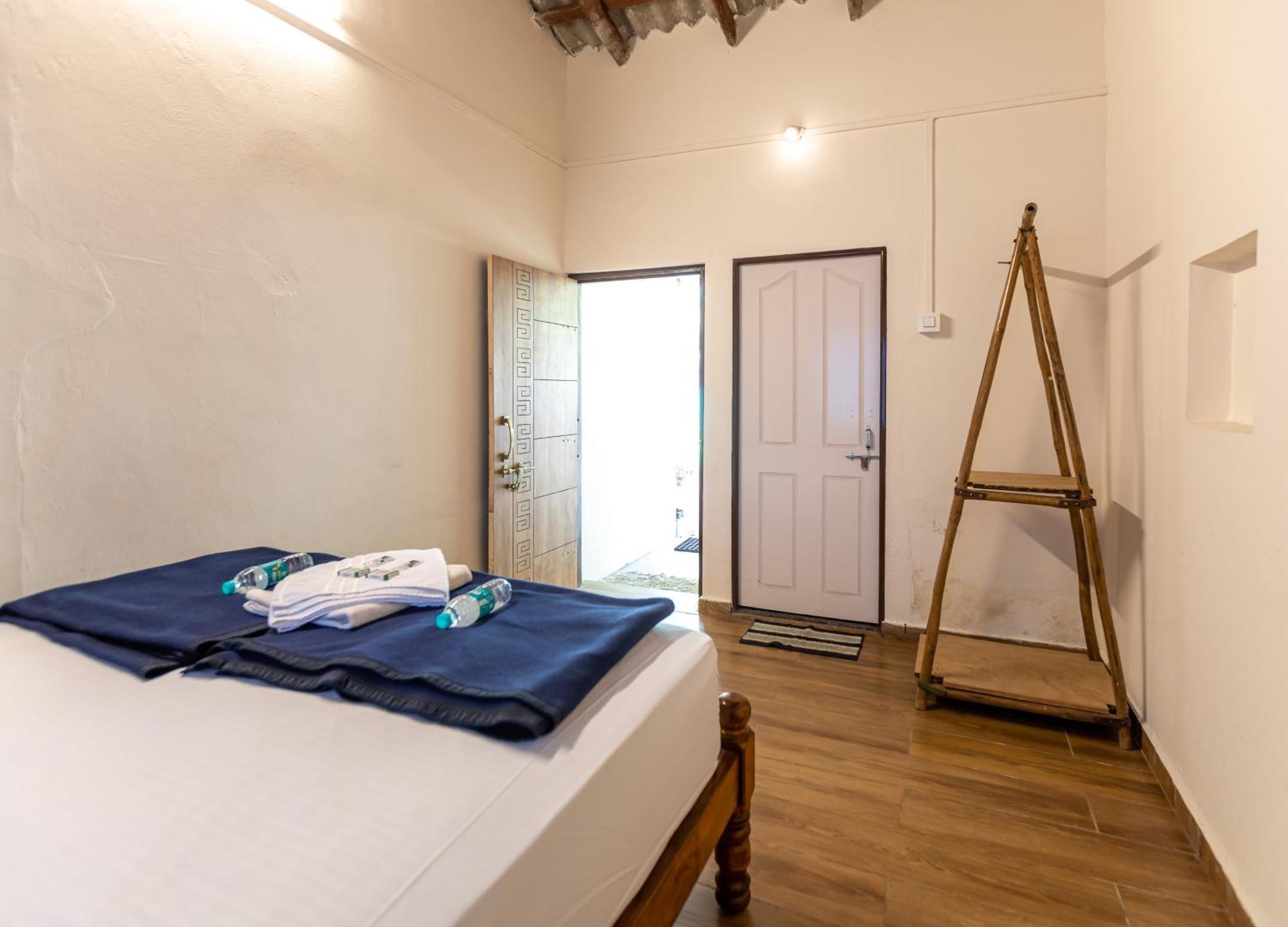 Sunset Cafe Beach Stay Гокарна Екстериор снимка