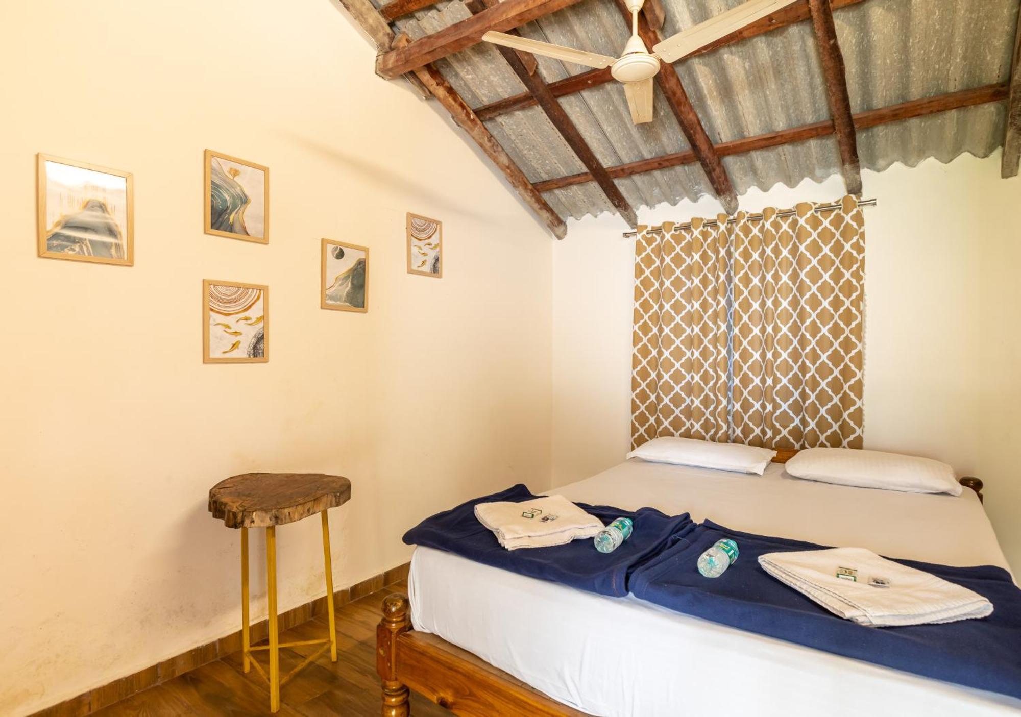 Sunset Cafe Beach Stay Гокарна Екстериор снимка