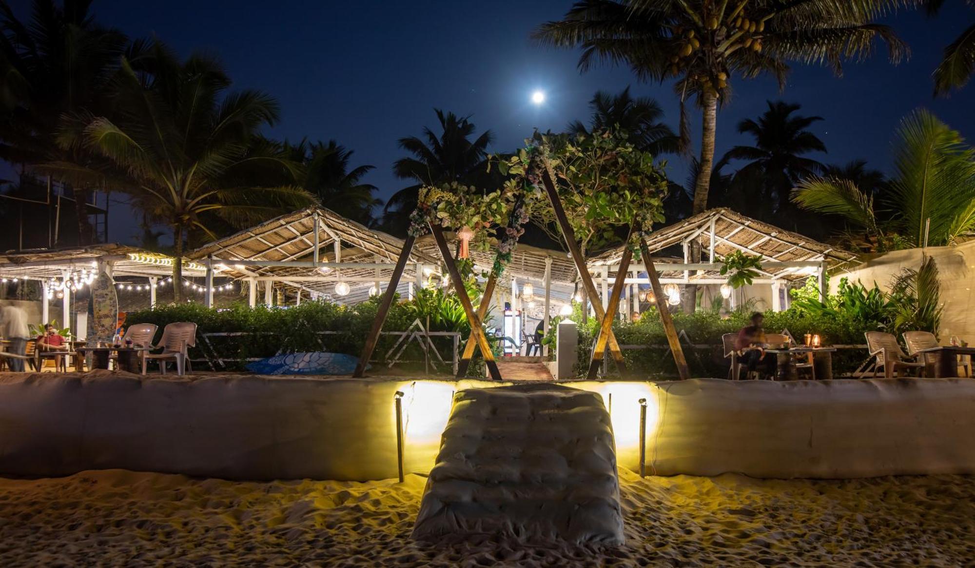 Sunset Cafe Beach Stay Гокарна Екстериор снимка