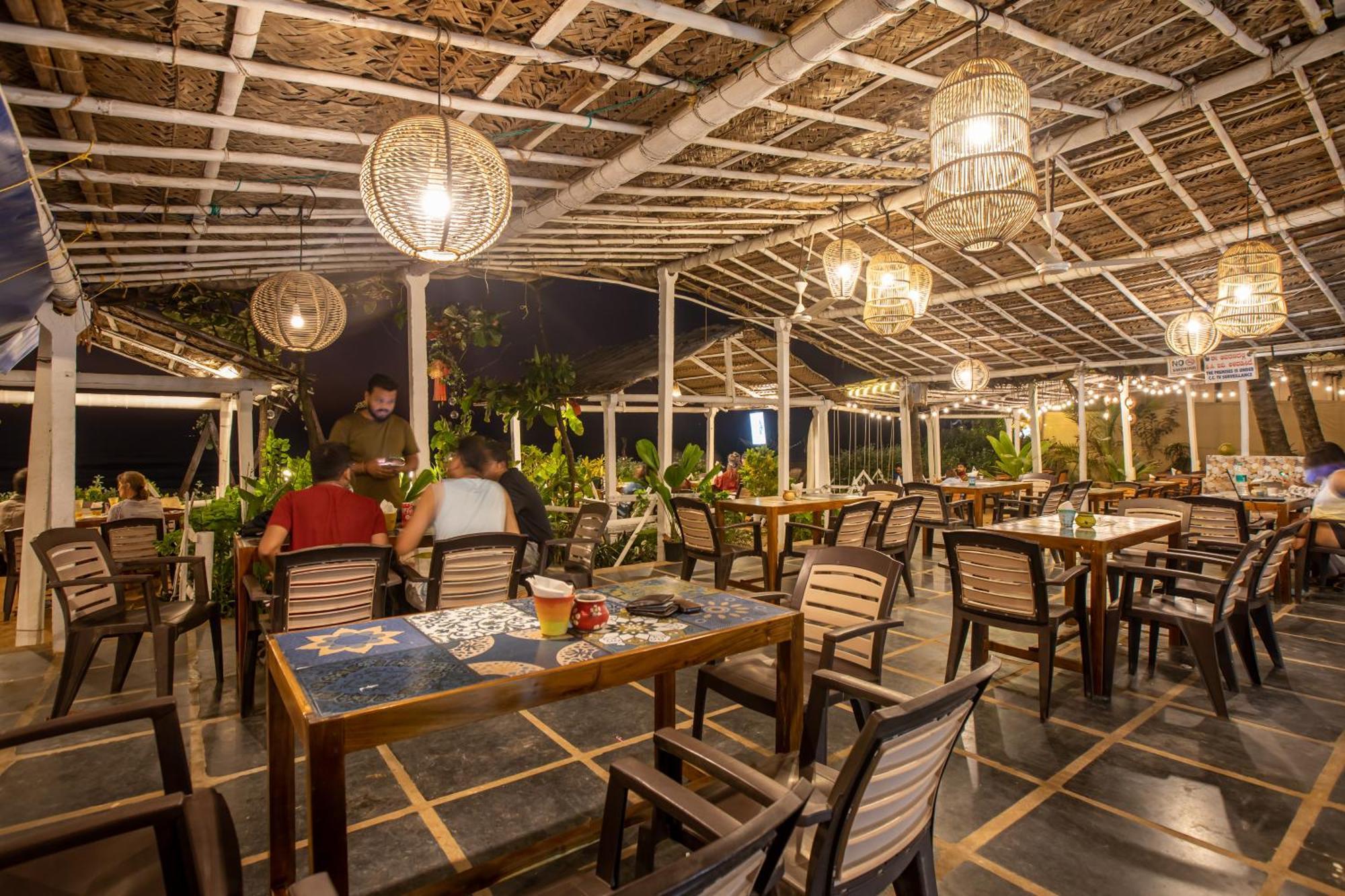 Sunset Cafe Beach Stay Гокарна Екстериор снимка
