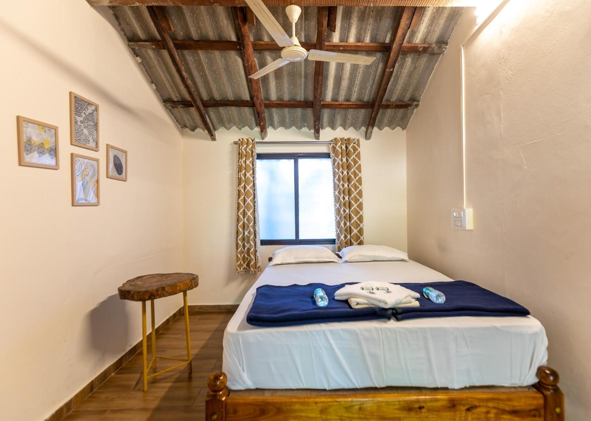 Sunset Cafe Beach Stay Гокарна Екстериор снимка