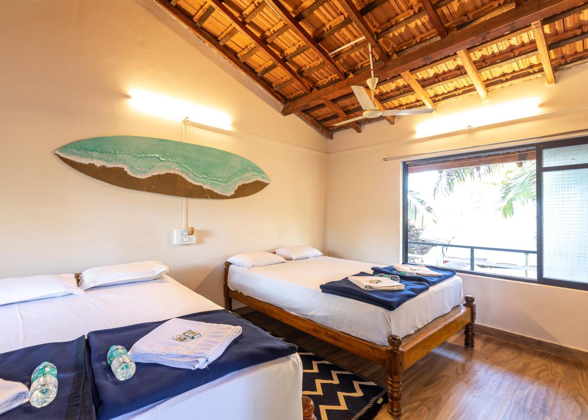 Sunset Cafe Beach Stay Гокарна Екстериор снимка