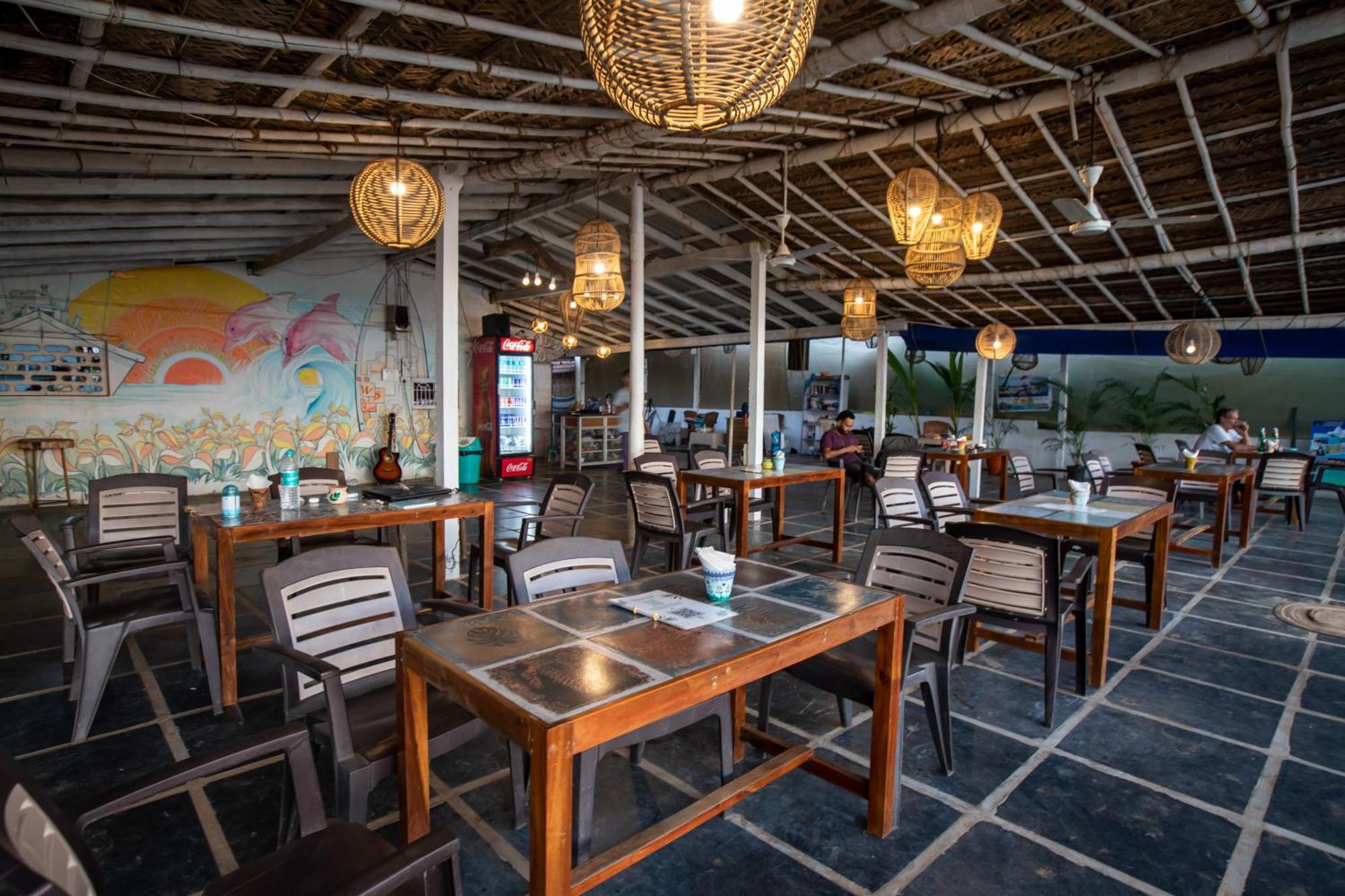 Sunset Cafe Beach Stay Гокарна Екстериор снимка