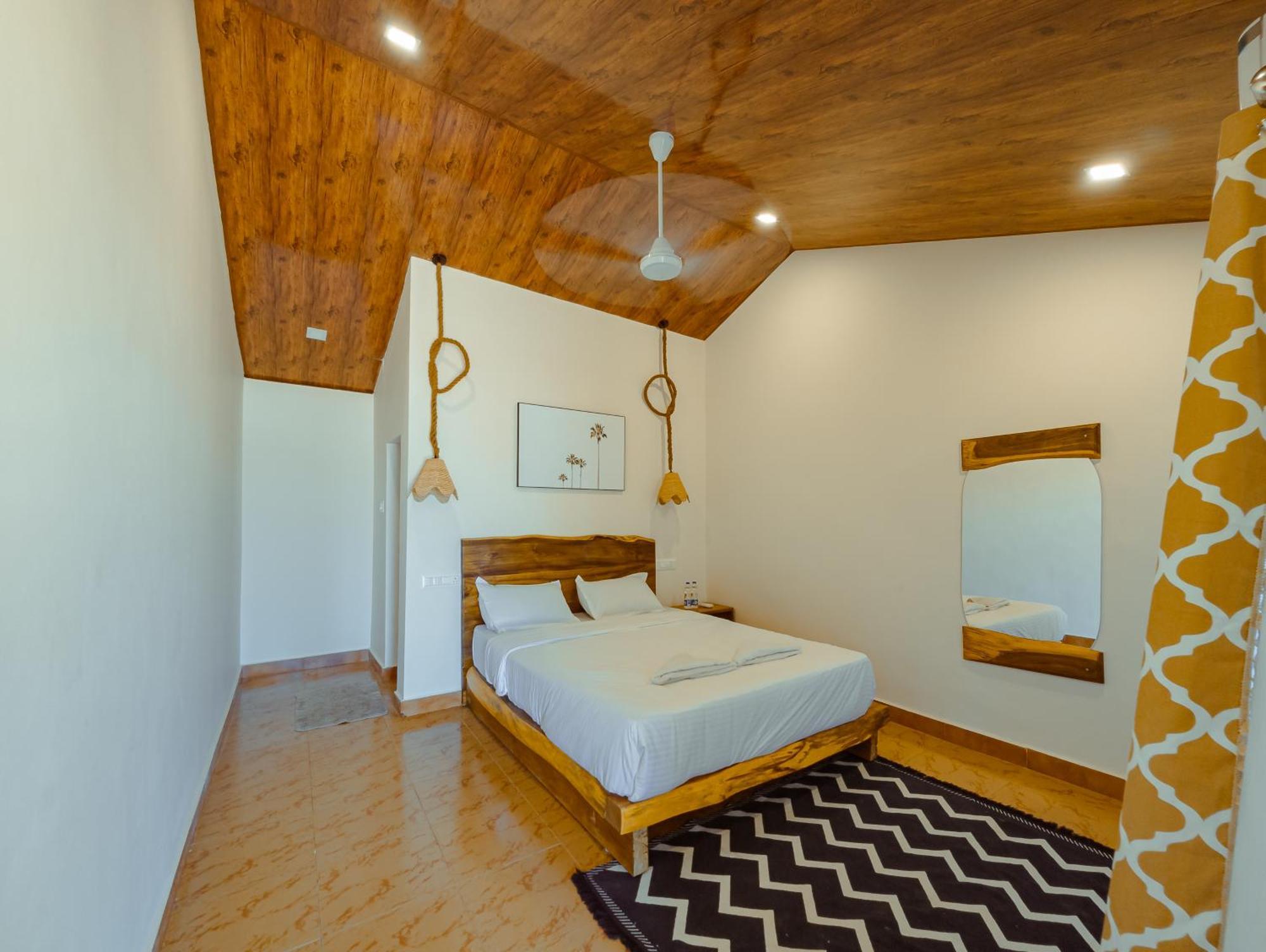 Sunset Cafe Beach Stay Гокарна Екстериор снимка